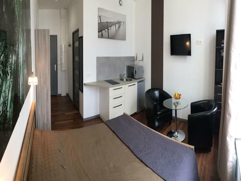 ליל Little Plaza Appart'Hotel מראה חיצוני תמונה